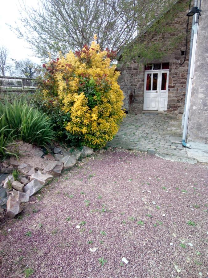 Elevage De La Hurie Saint-Nicolas-de-Pierrepont Exteriör bild